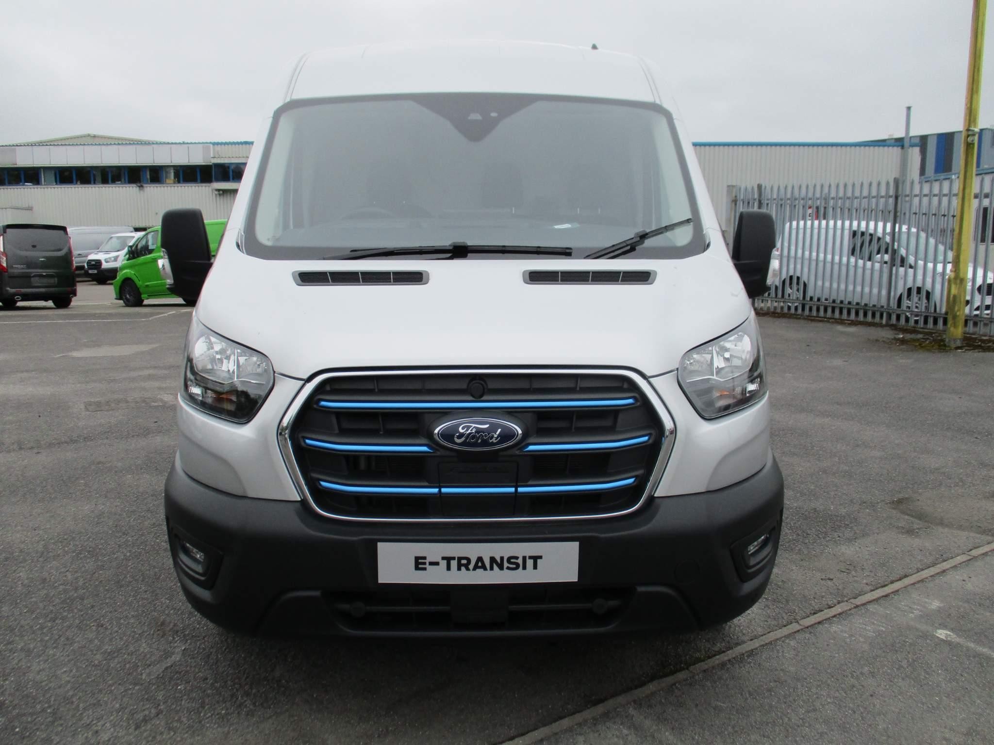 Ford E-Transit Image 8