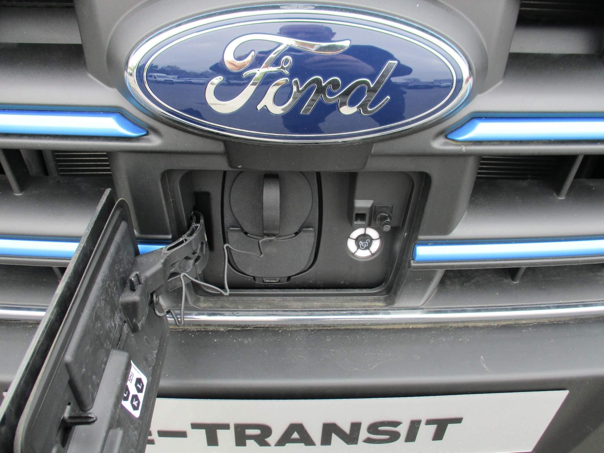 Ford E-Transit Image 10