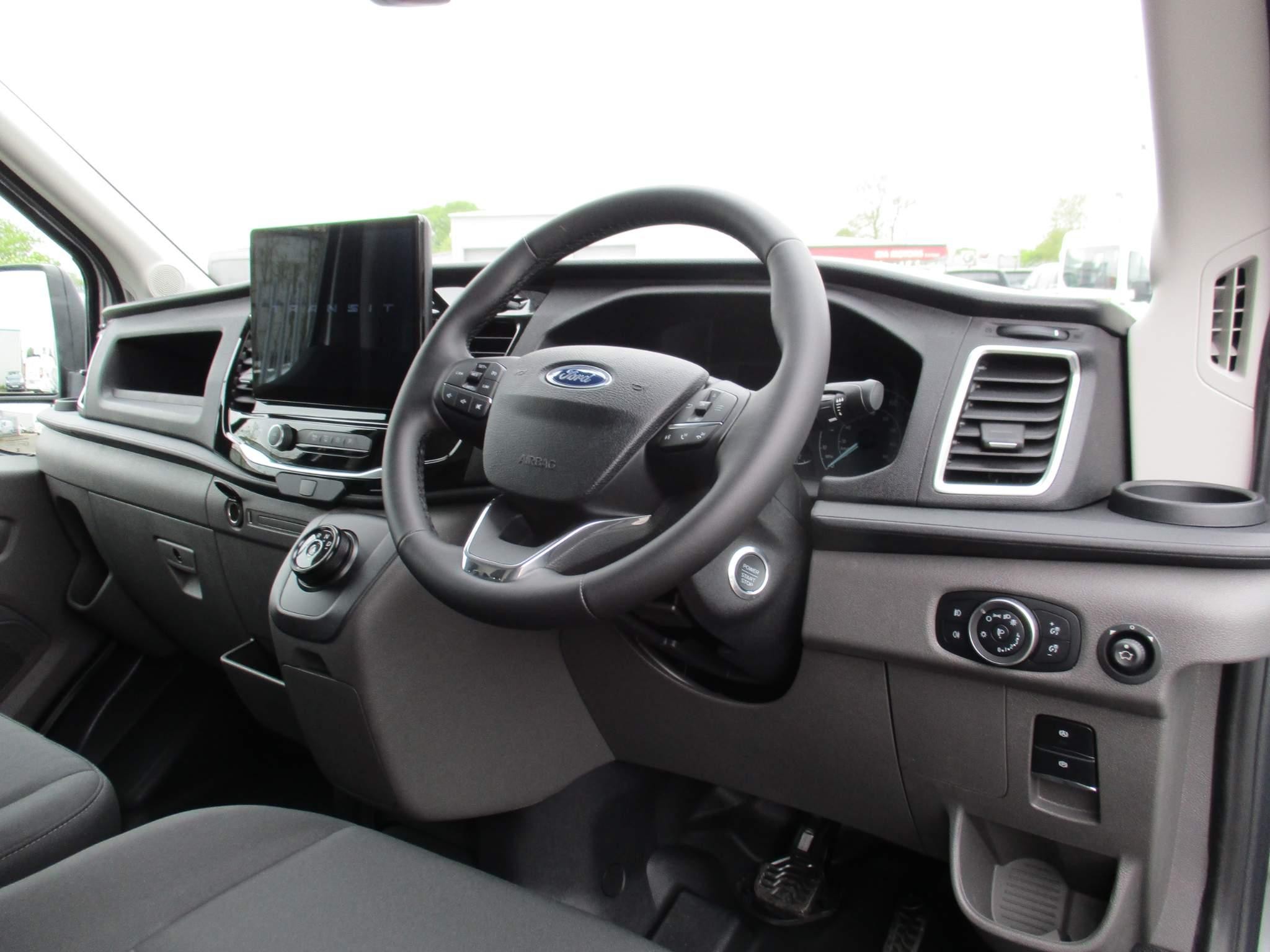 Ford E-Transit Image 18