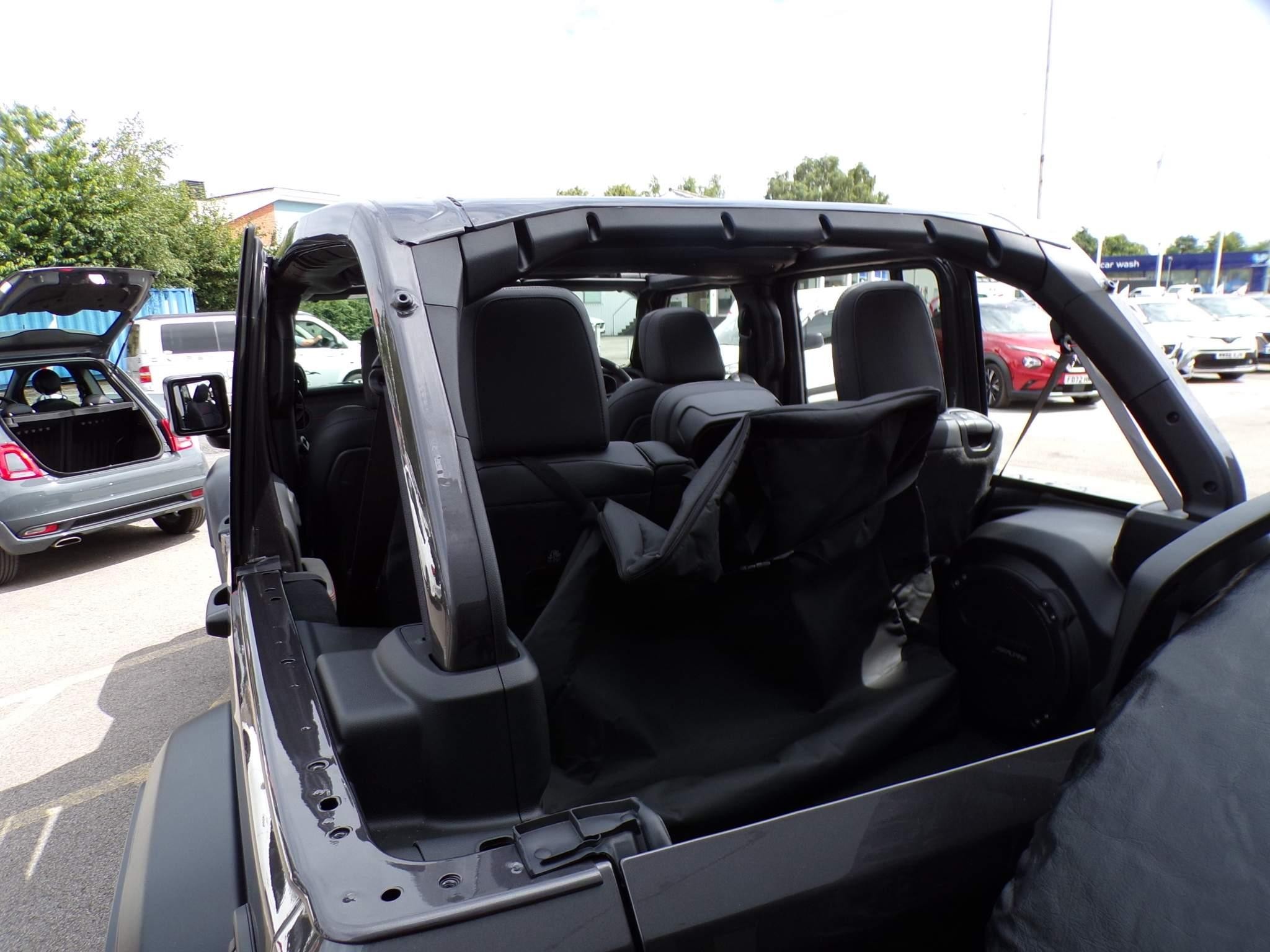 Jeep Wrangler Image 15