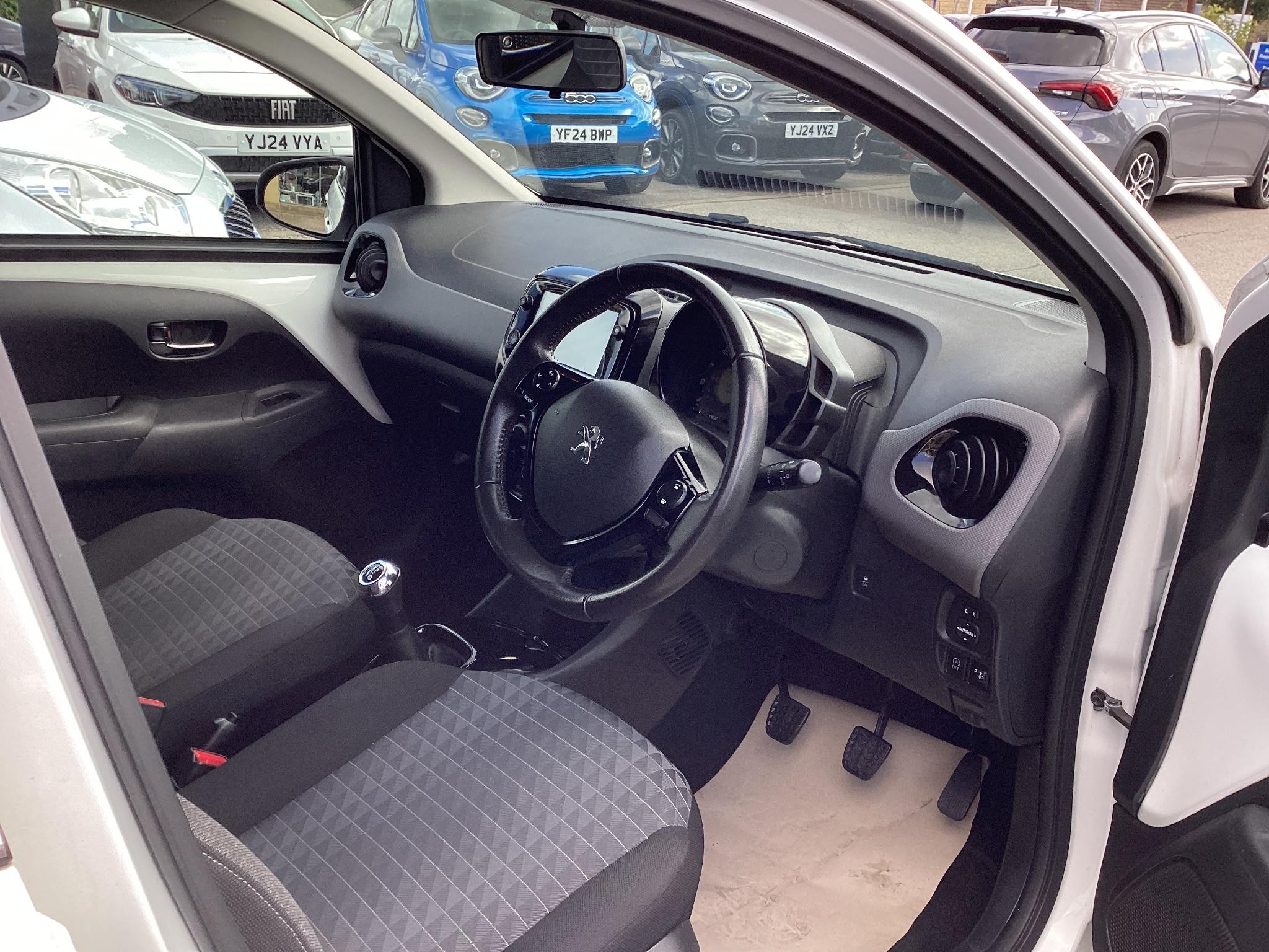 Peugeot 108 Image 16