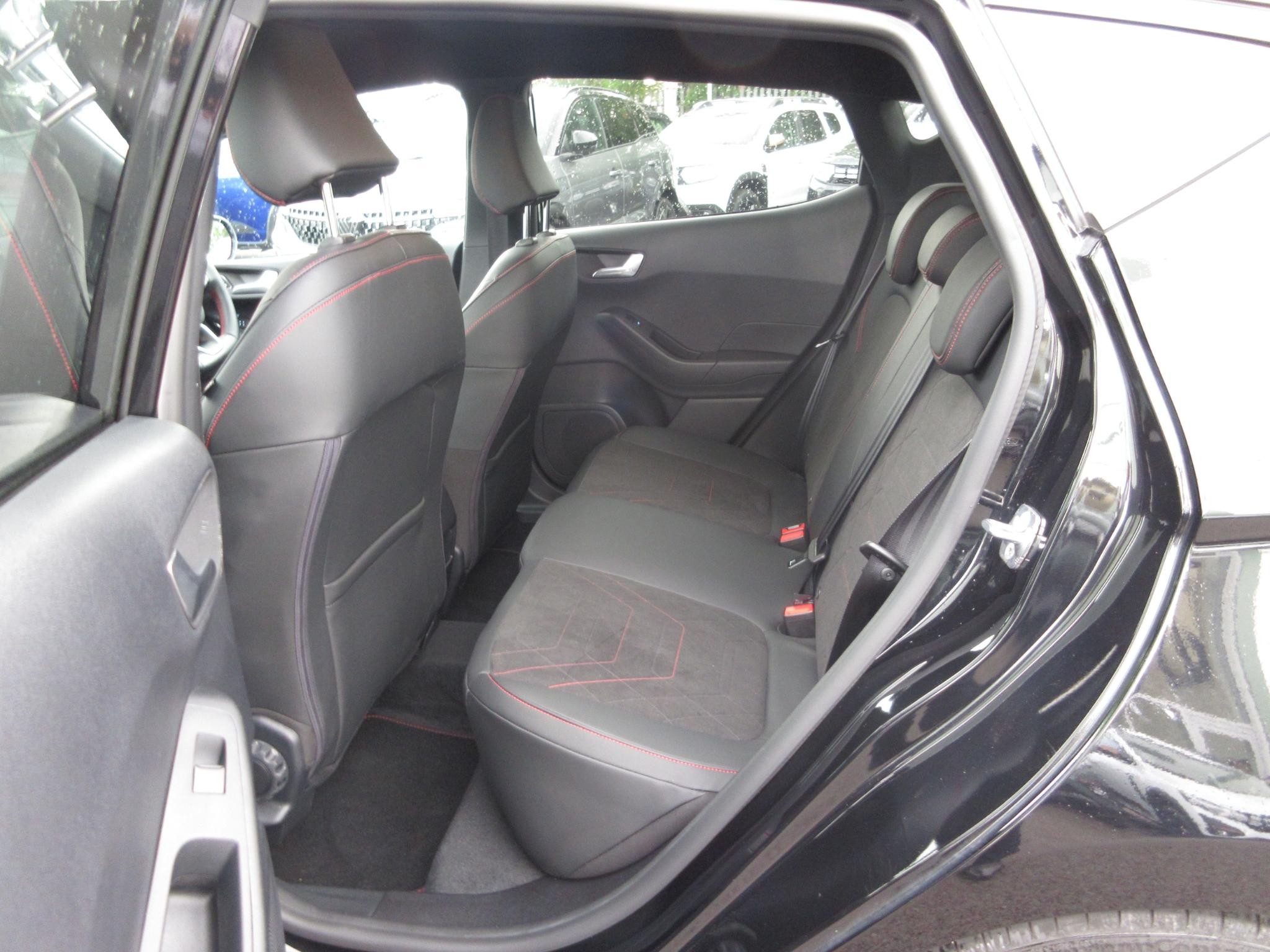 Ford Fiesta Image 12