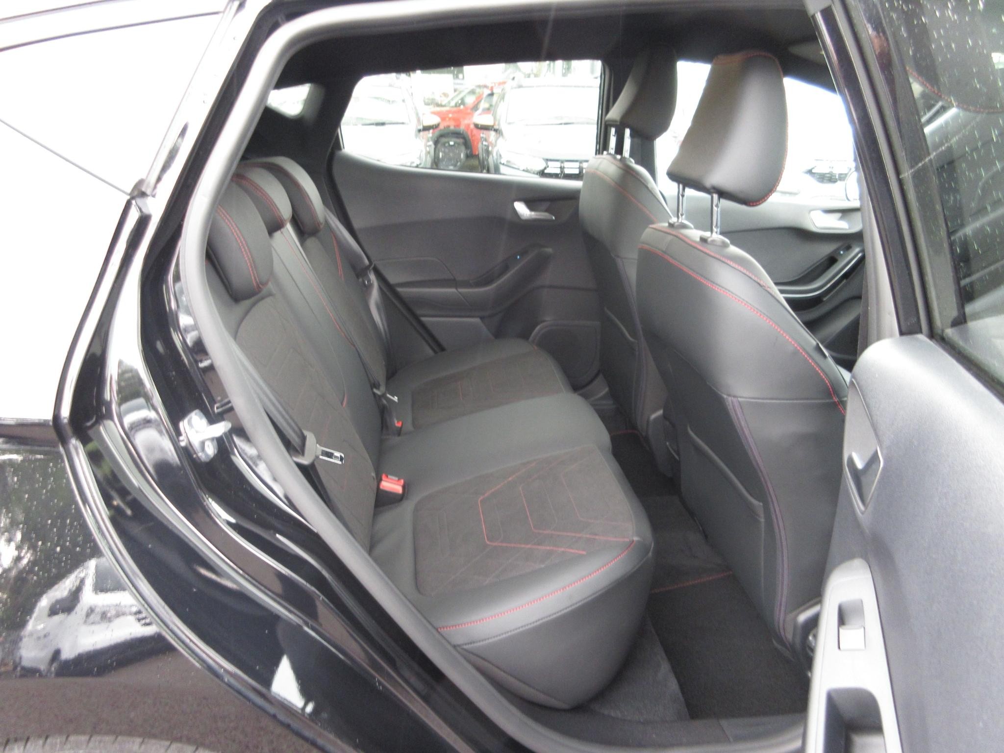 Ford Fiesta Image 13