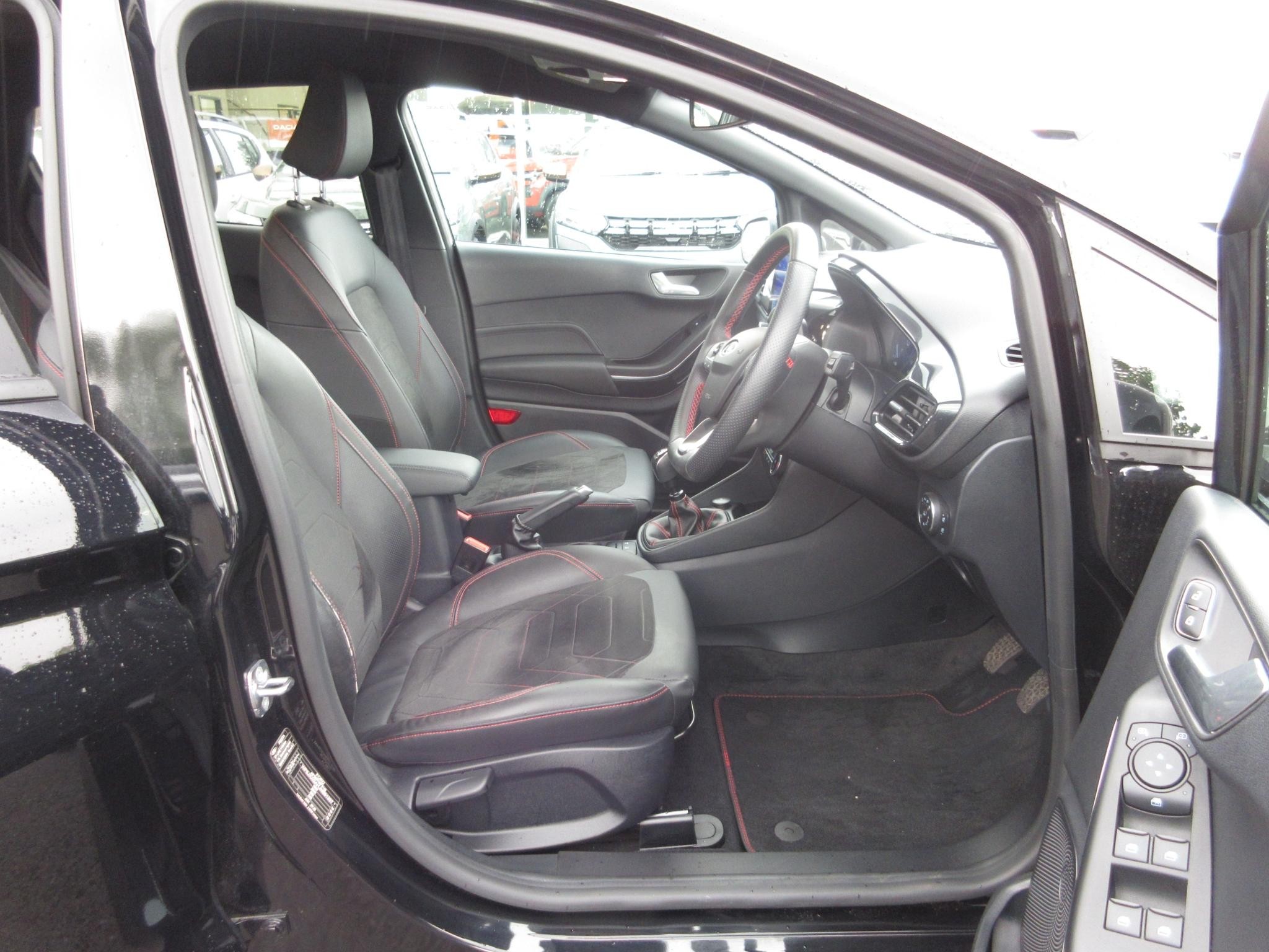 Ford Fiesta Image 14