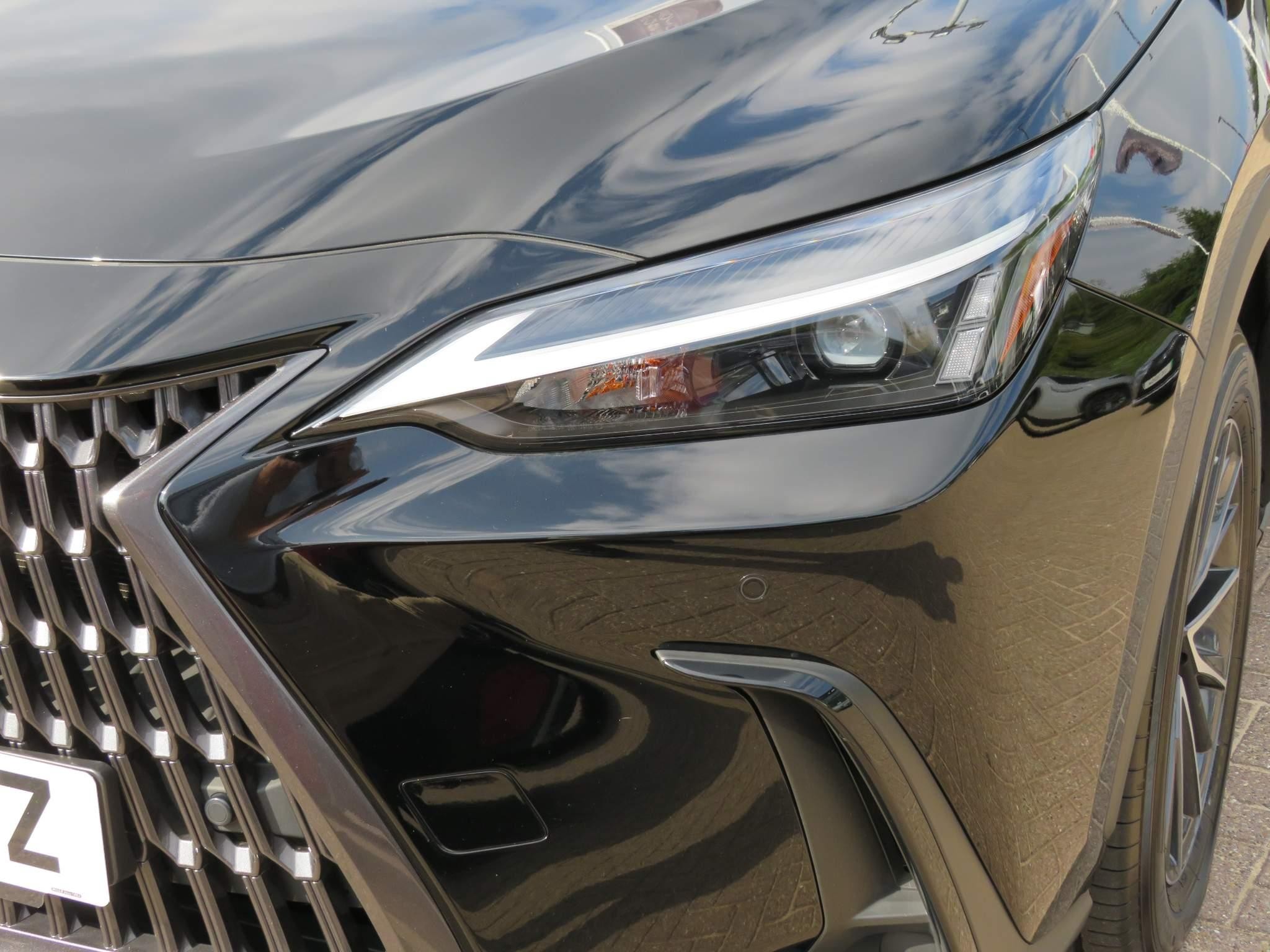 Lexus NX Plug-in Hybrid Image 41