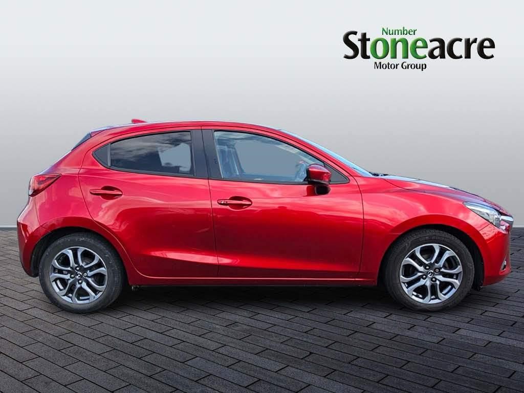 Mazda Mazda2 Image 2