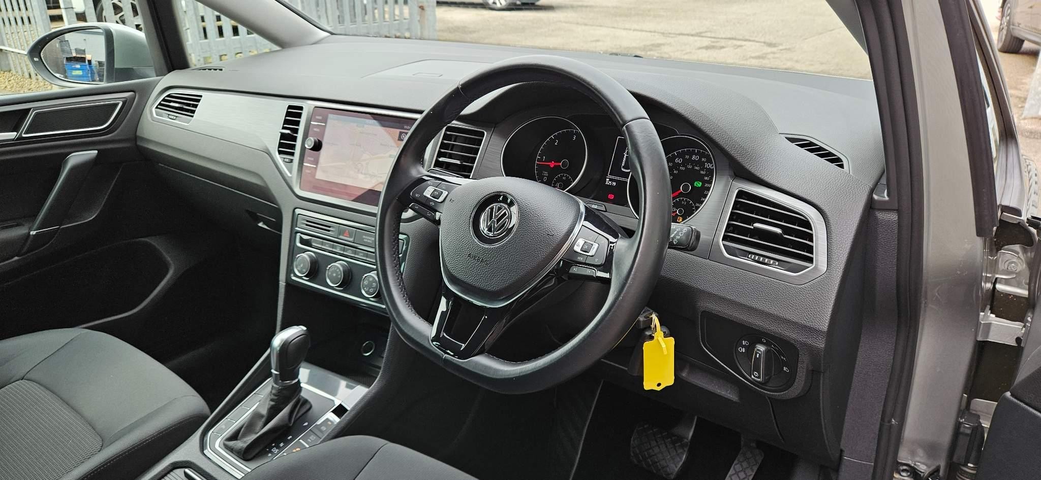 Volkswagen Golf SV Image 11