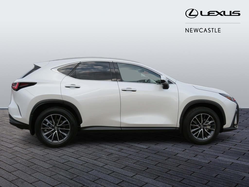 Lexus NX Image 4