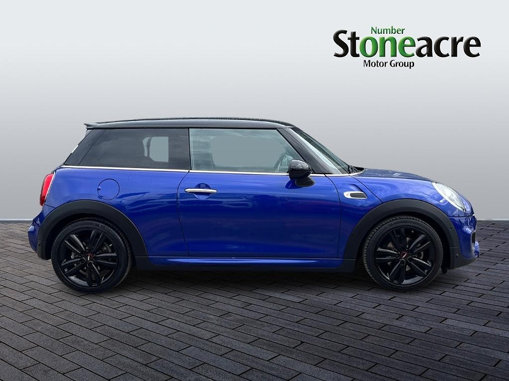 MINI Hatch Image 2