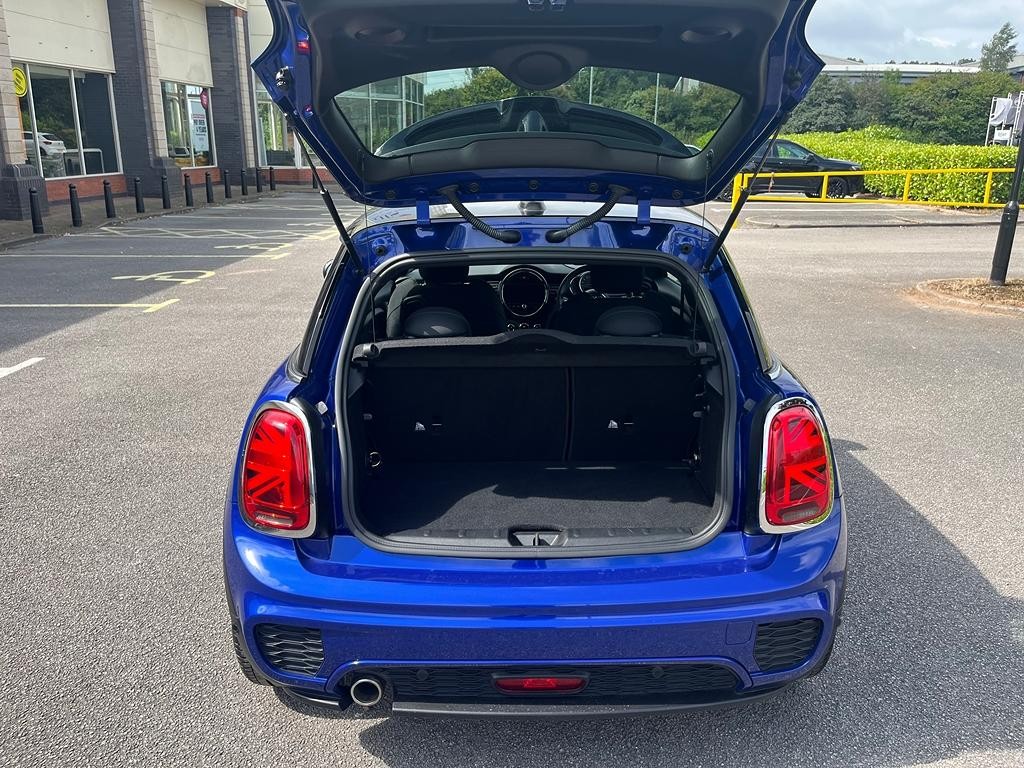 MINI Hatch Image 9