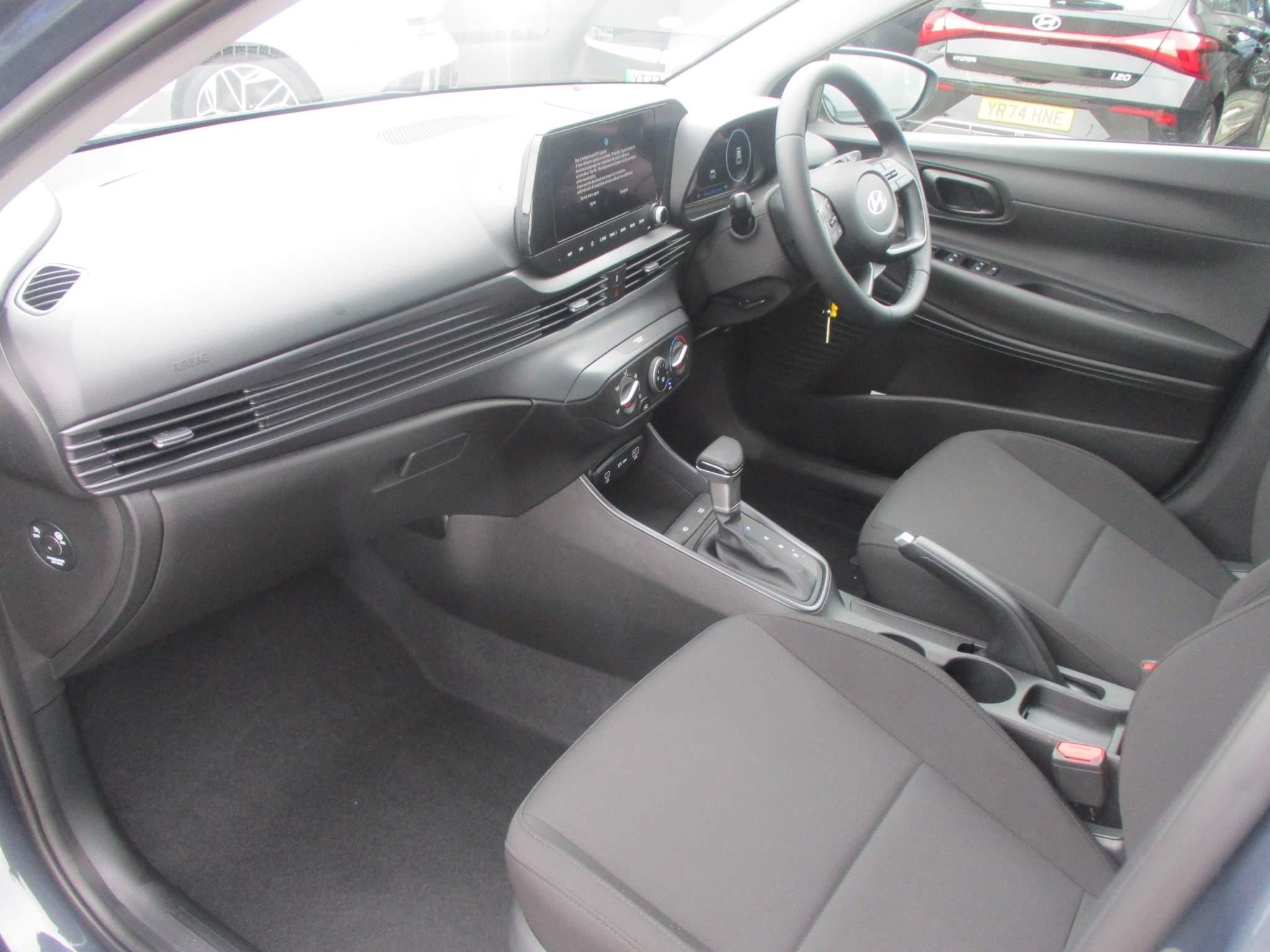 Hyundai i20 Image 12