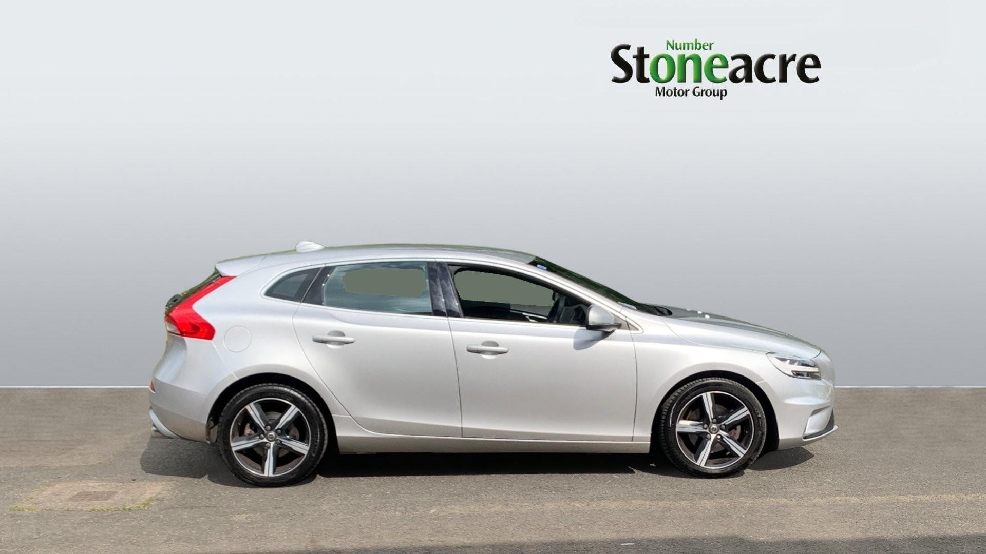 Volvo V40 Image 3