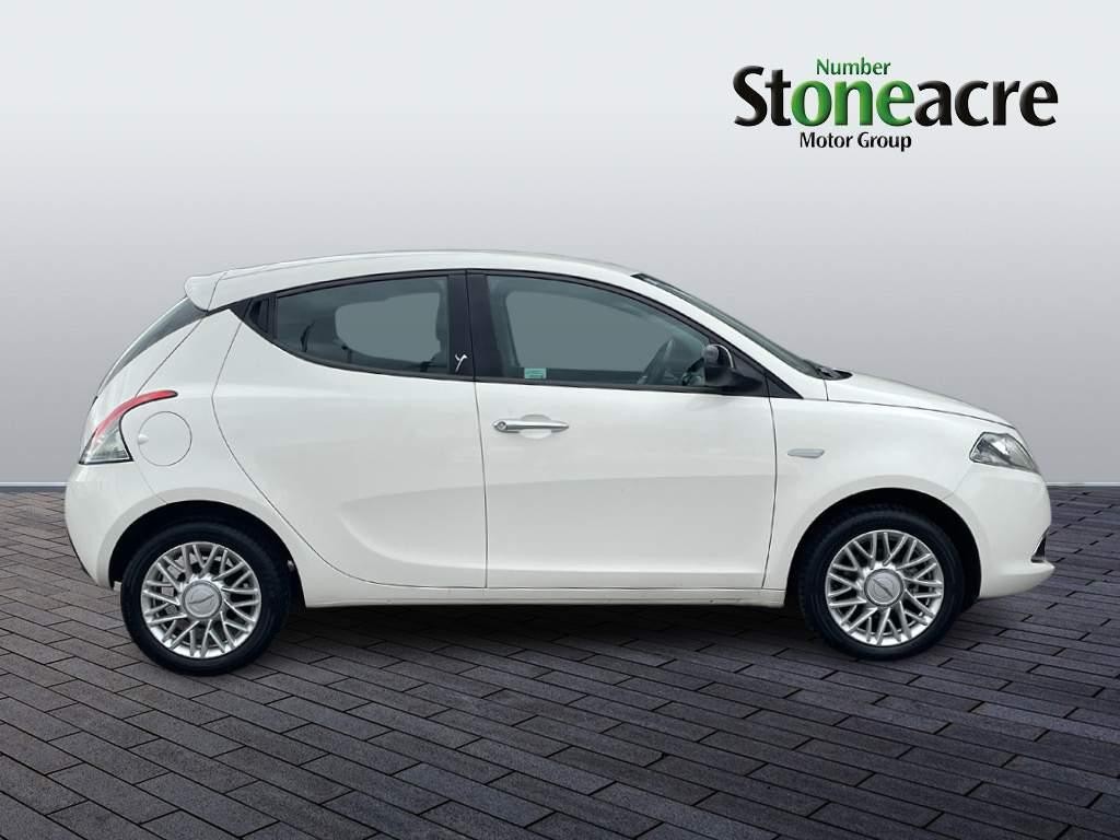 Chrysler Ypsilon Image 2