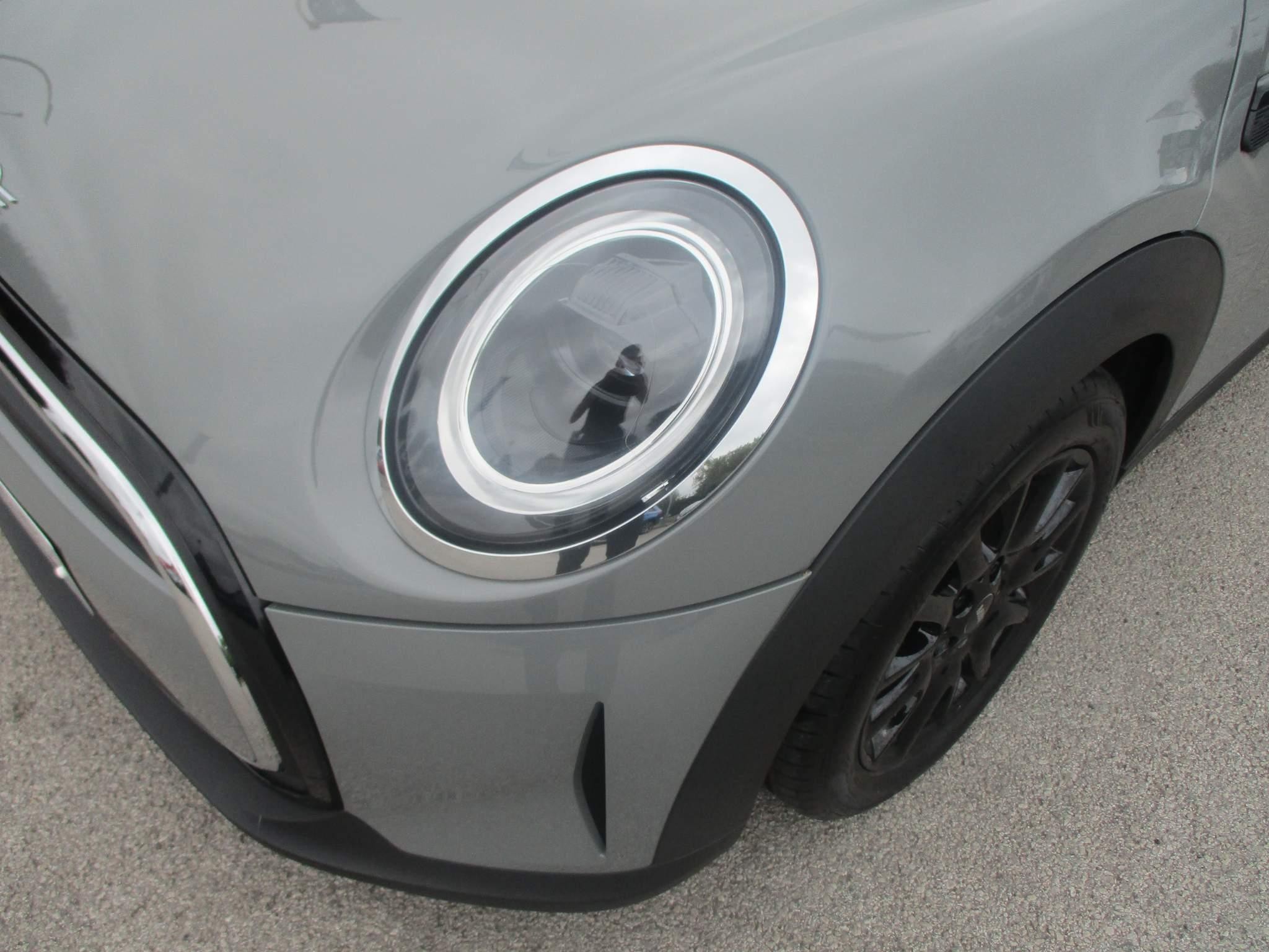 MINI Hatch Image 9