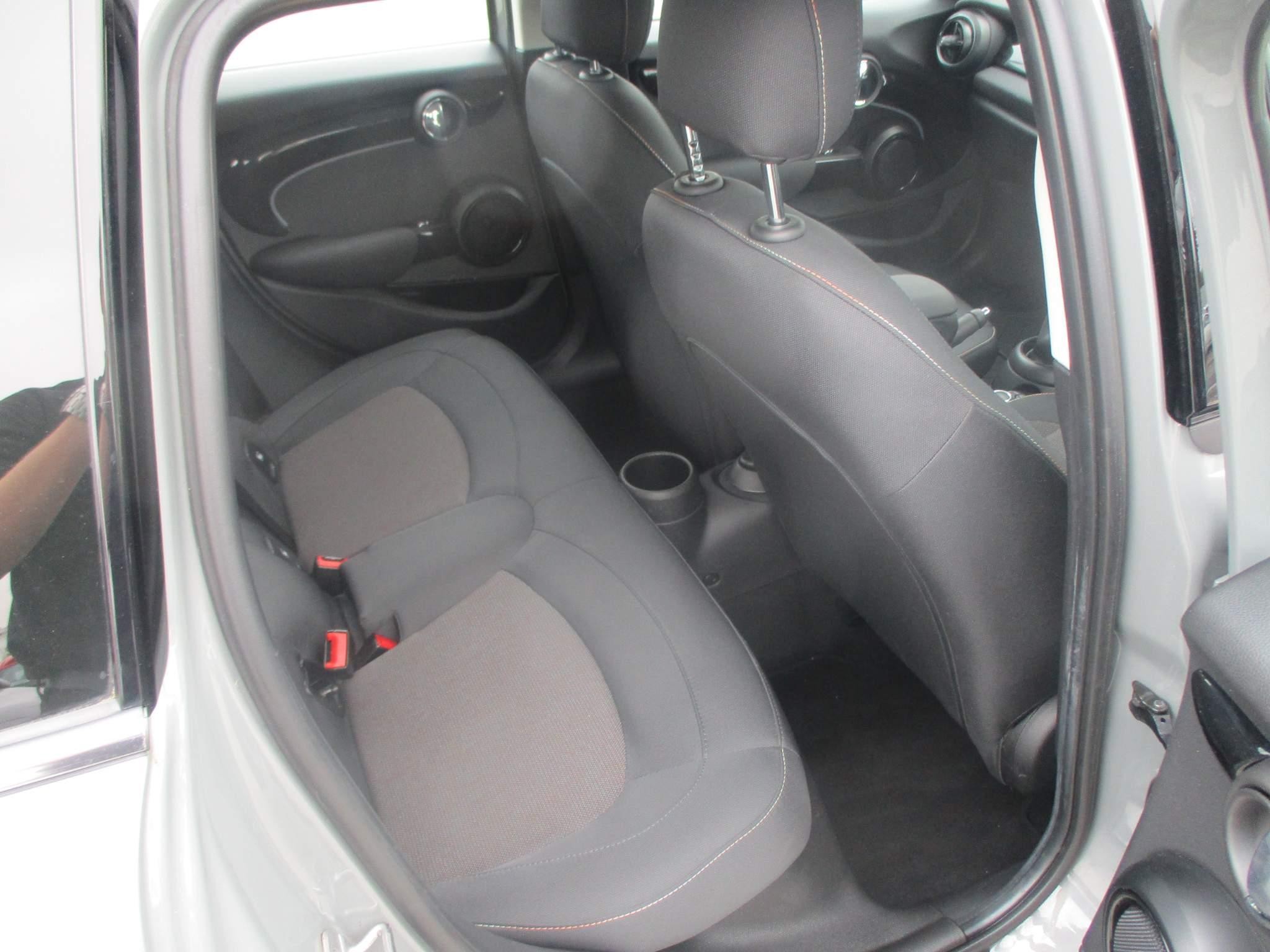 MINI Hatch Image 15