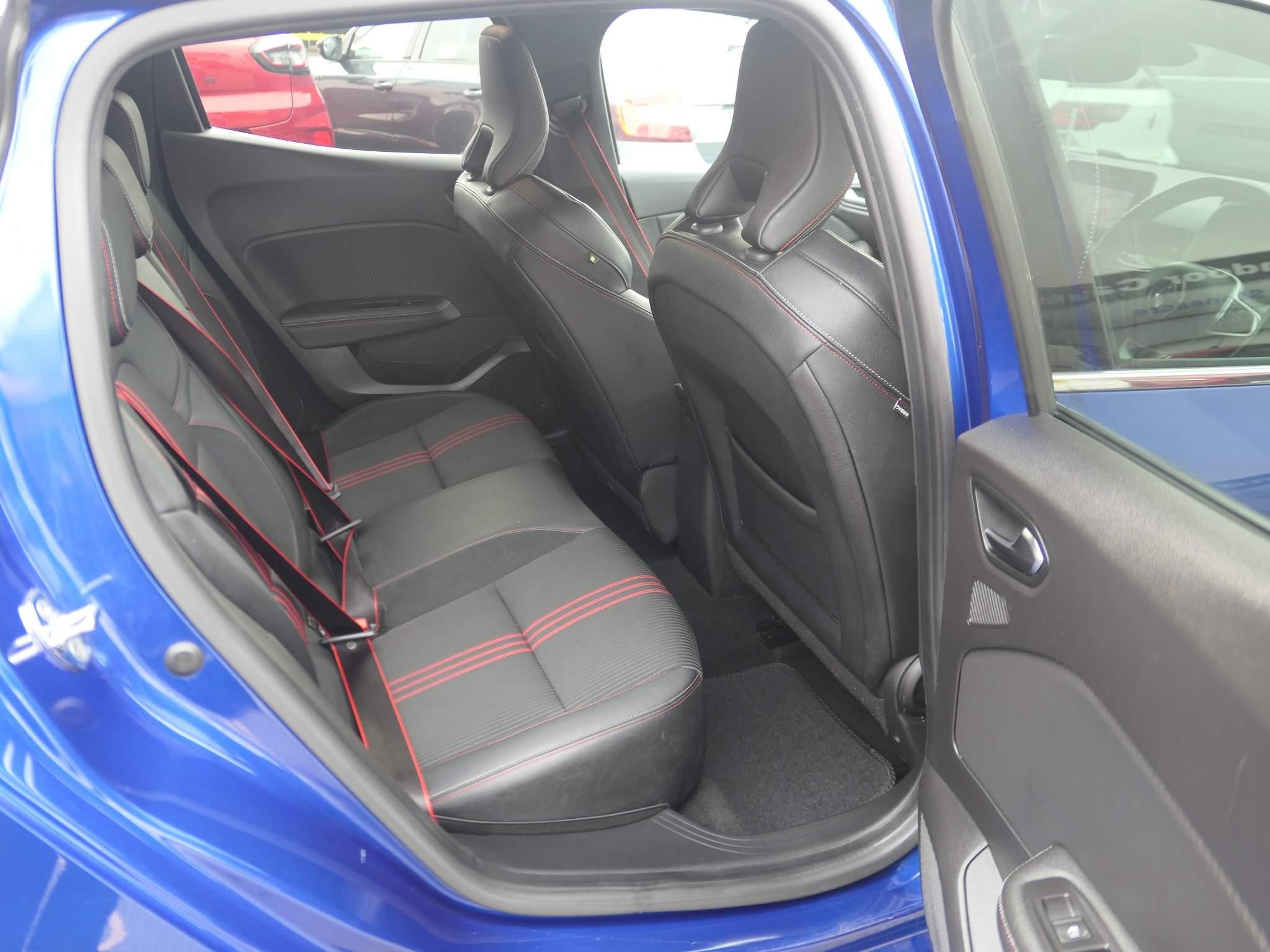 Renault Clio Image 10