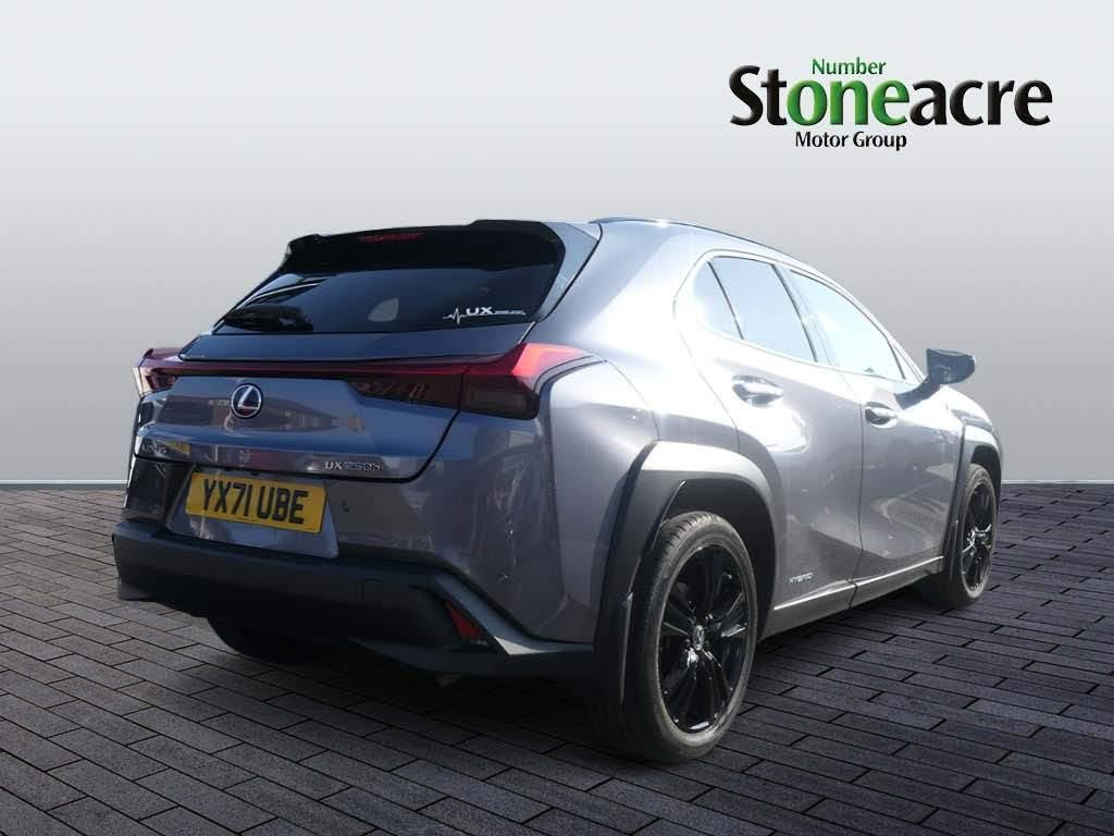 Lexus UX 250h Image 3