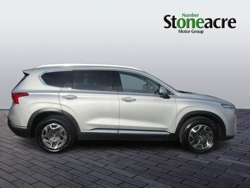 Hyundai SANTA FE Image 2