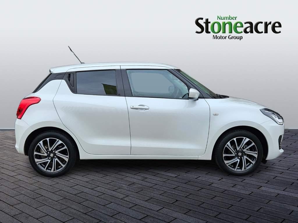 Suzuki Swift Image 2