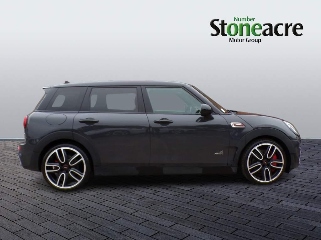 MINI Clubman Image 2