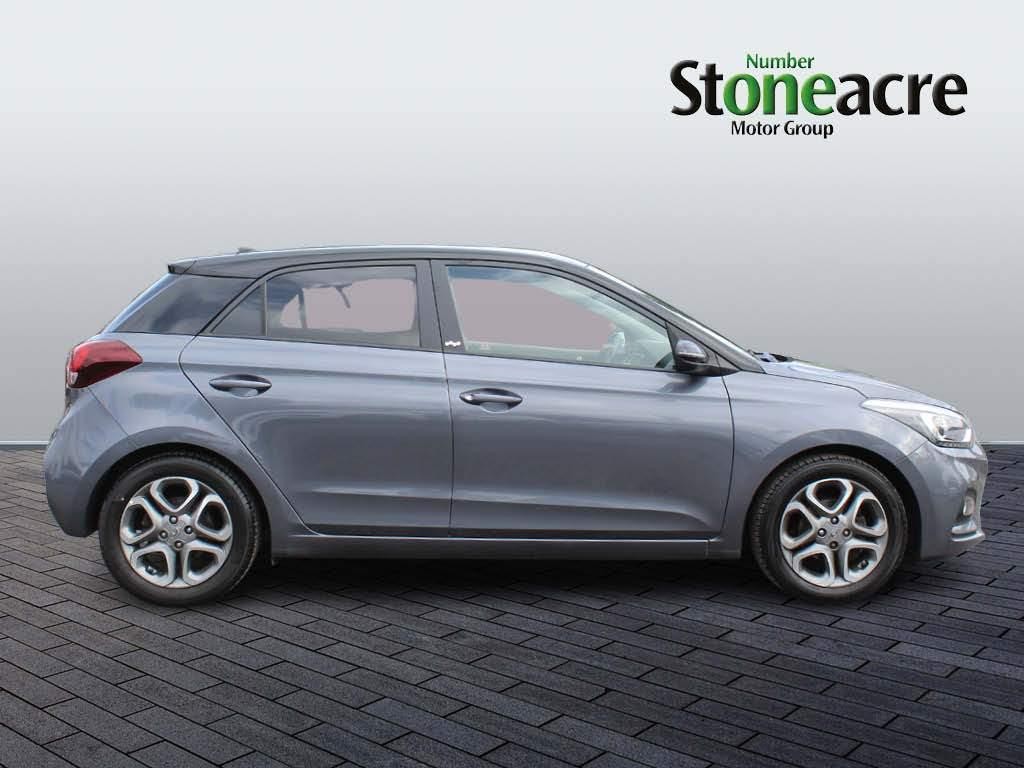 Hyundai i20 Image 2