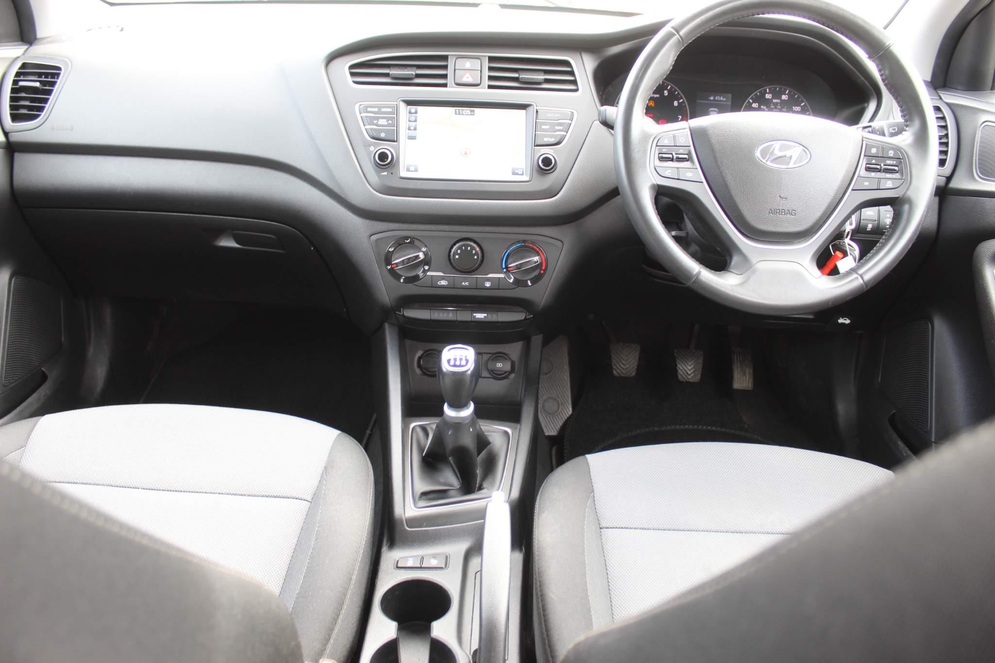 Hyundai i20 Image 12