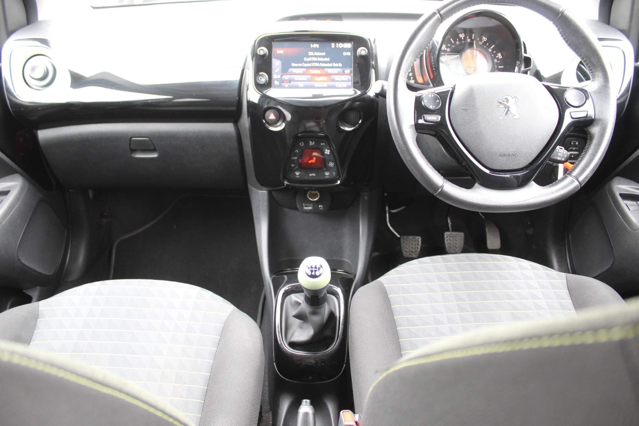 Peugeot 108 Image 11