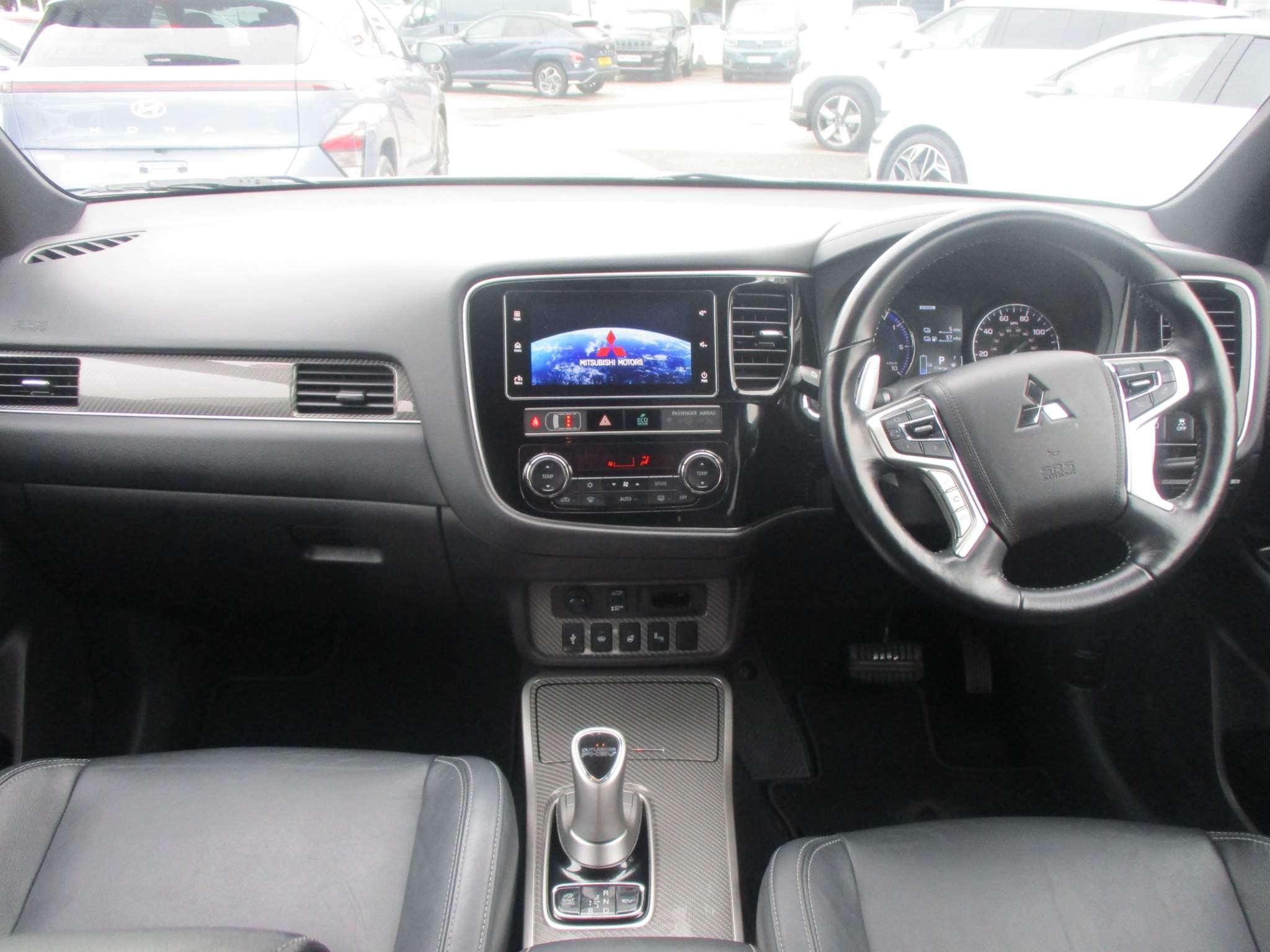 Mitsubishi Outlander Image 13