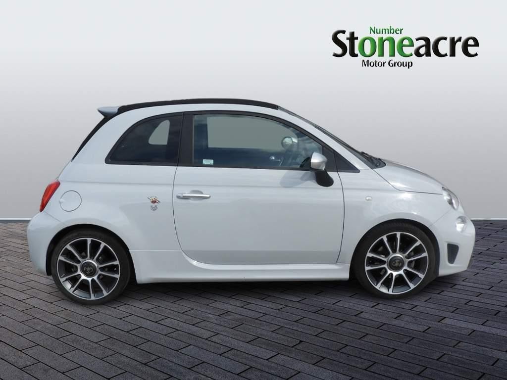 Abarth 595c Image 2