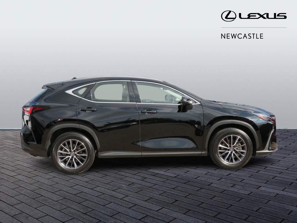 Lexus NX Plug-in Hybrid Image 4