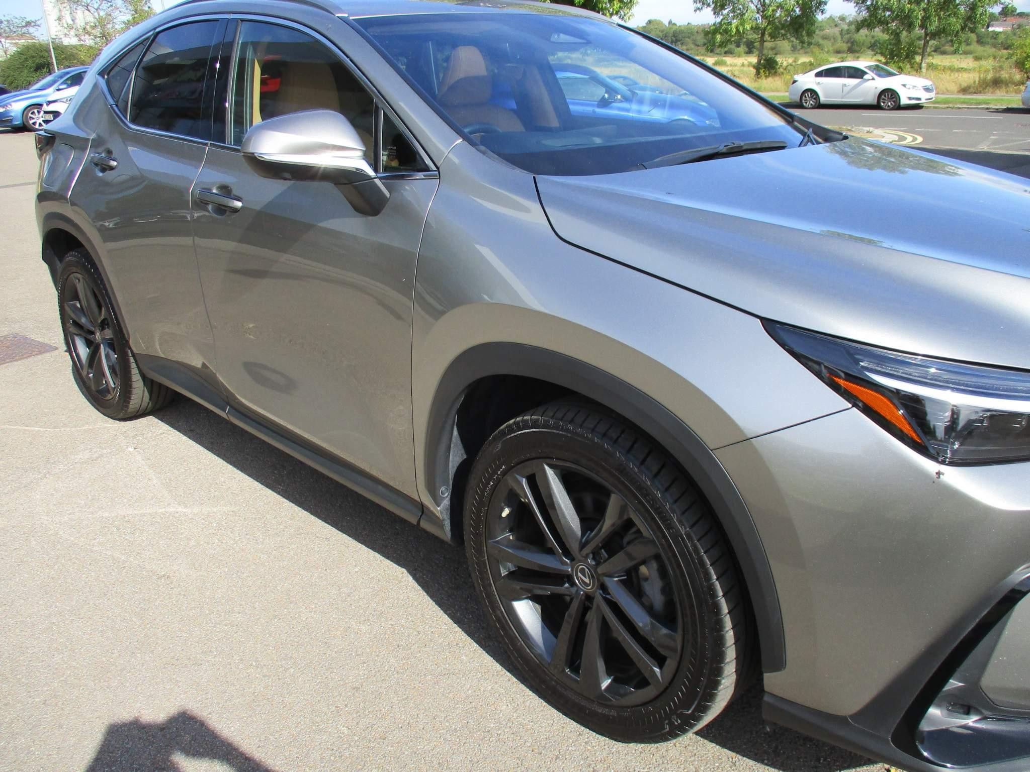 Lexus NX Image 40