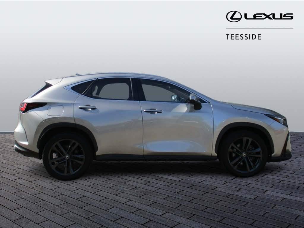 Lexus NX Image 4