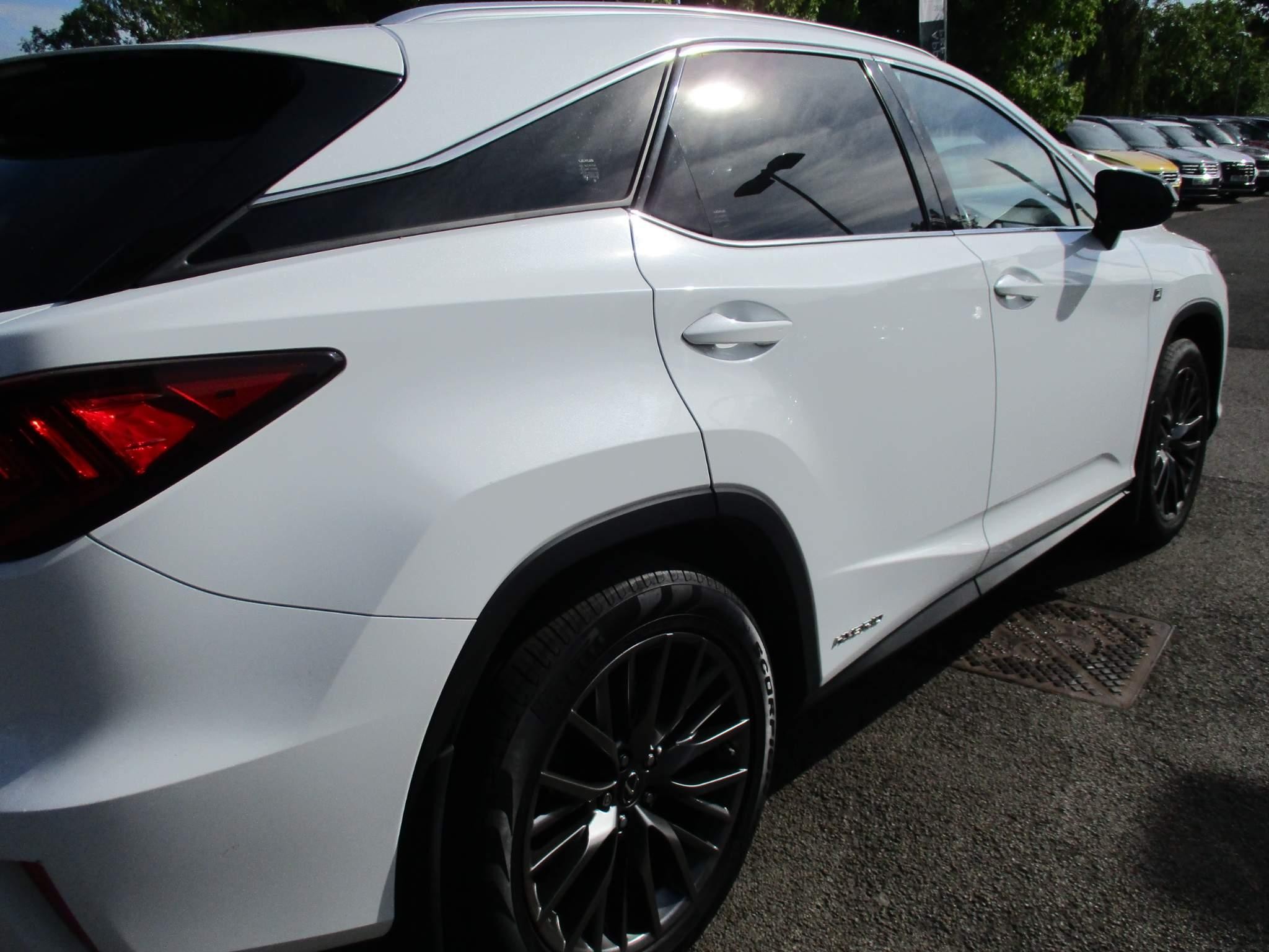 Lexus RX Image 45