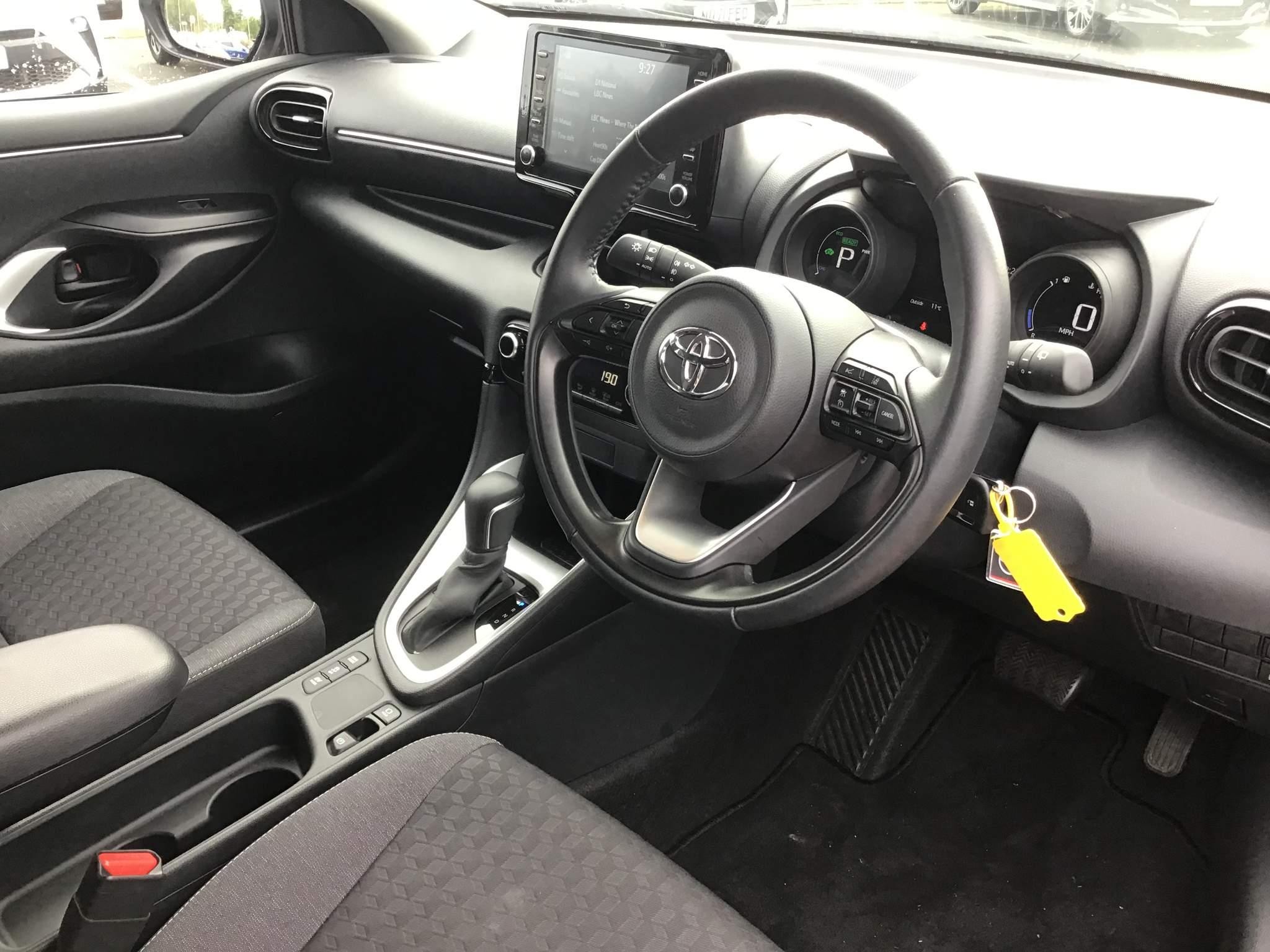 Toyota Yaris Image 15