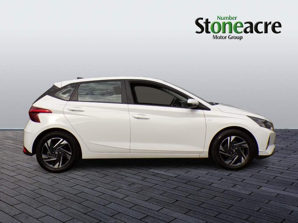 Hyundai i20 Image 2