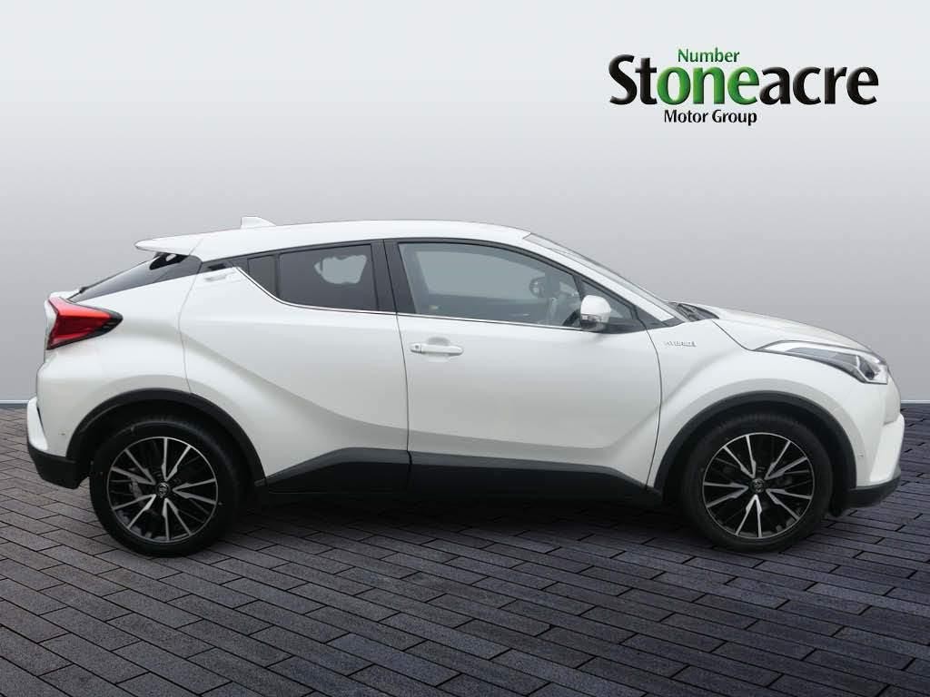 Toyota C-HR Image 8