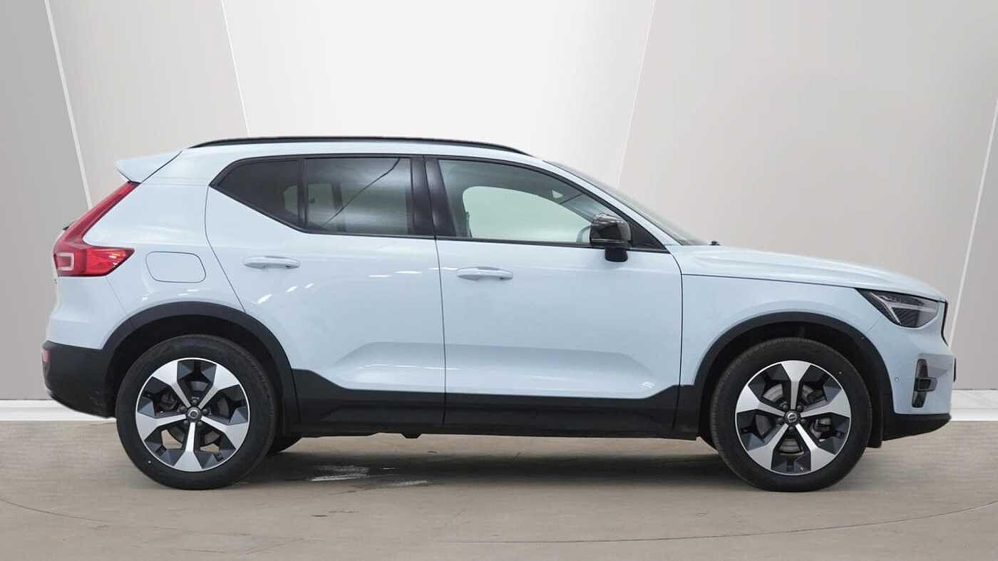 Volvo XC40 Image 2