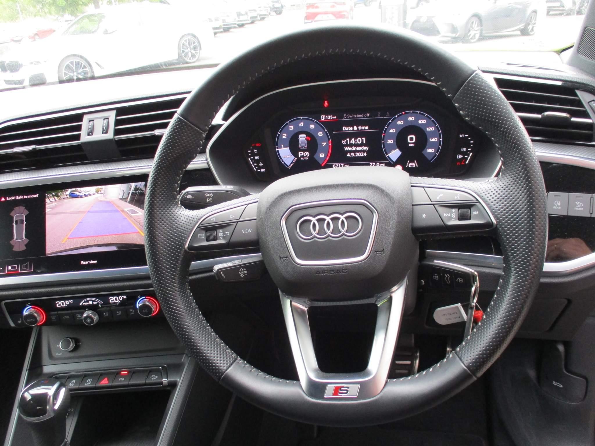 Audi Q3 Image 14