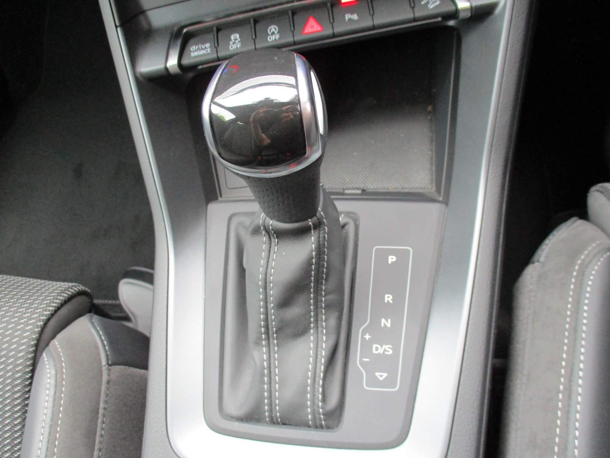 Audi Q3 Image 28