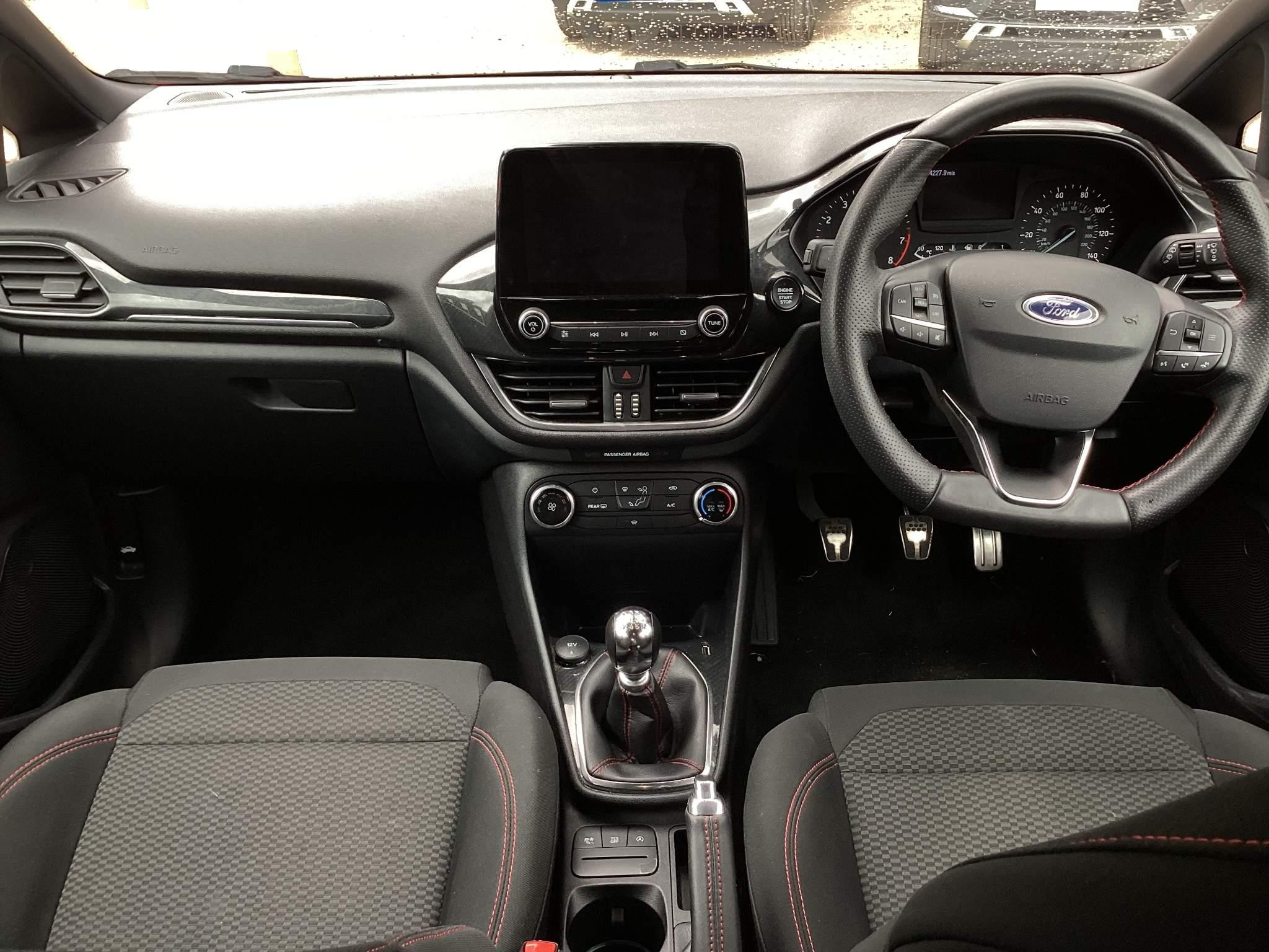 Ford Fiesta Image 13