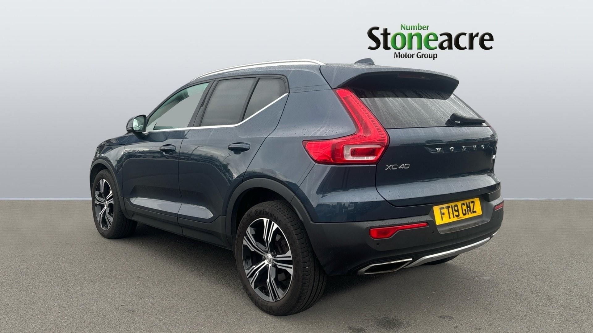 Volvo XC40 Image 2