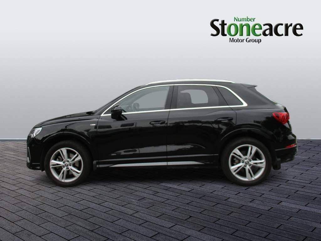 Audi Q3 Image 8