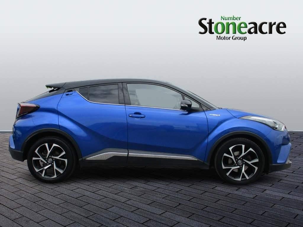 Toyota C-HR Image 2