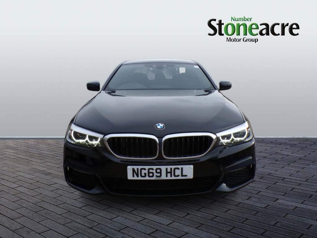 BMW 5 Series Image 2