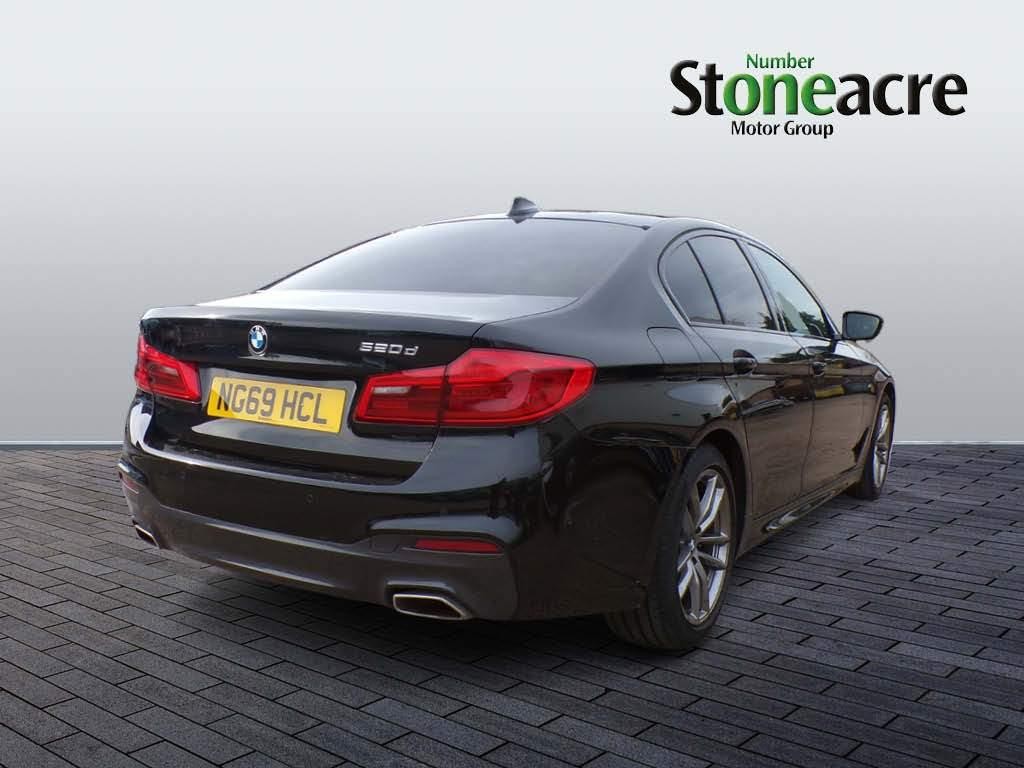 BMW 5 Series Image 5