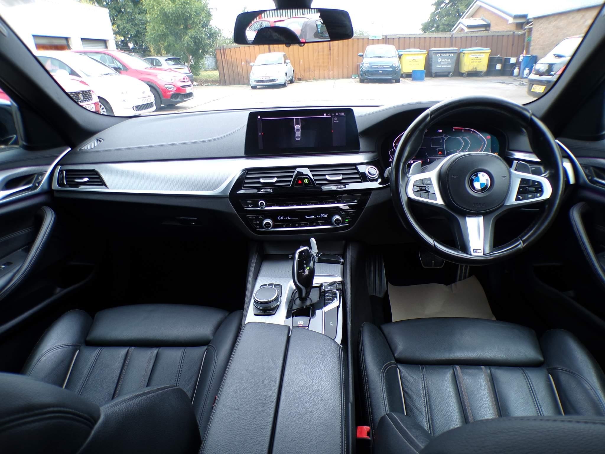 BMW 5 Series Image 13