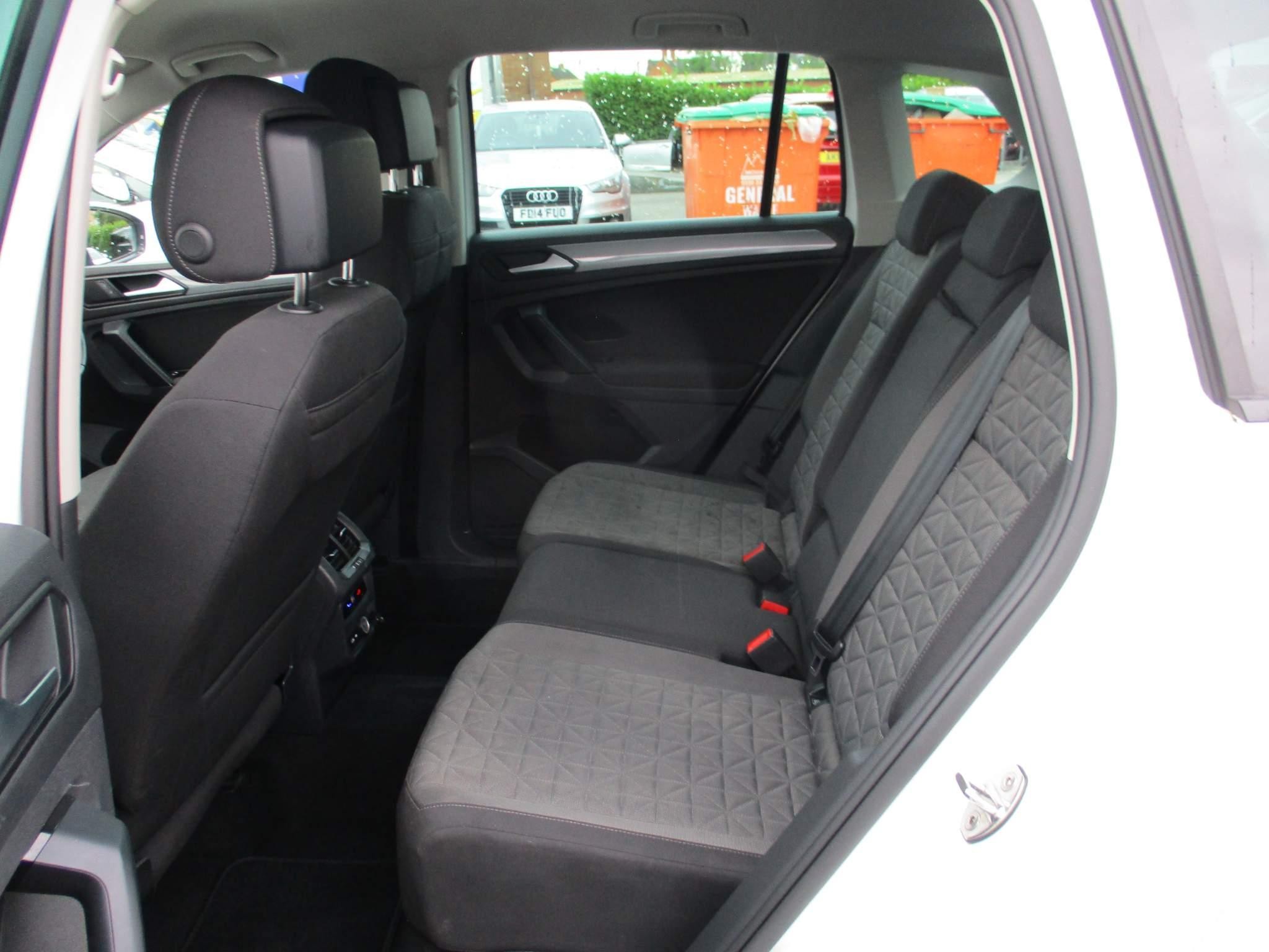 Volkswagen Tiguan Image 14