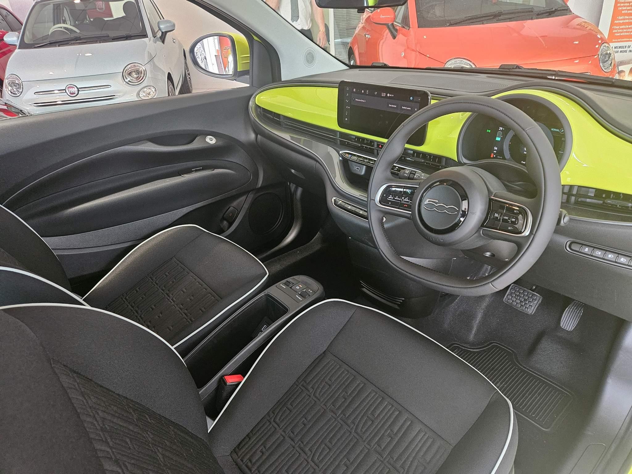 Fiat 500 Electric Image 8