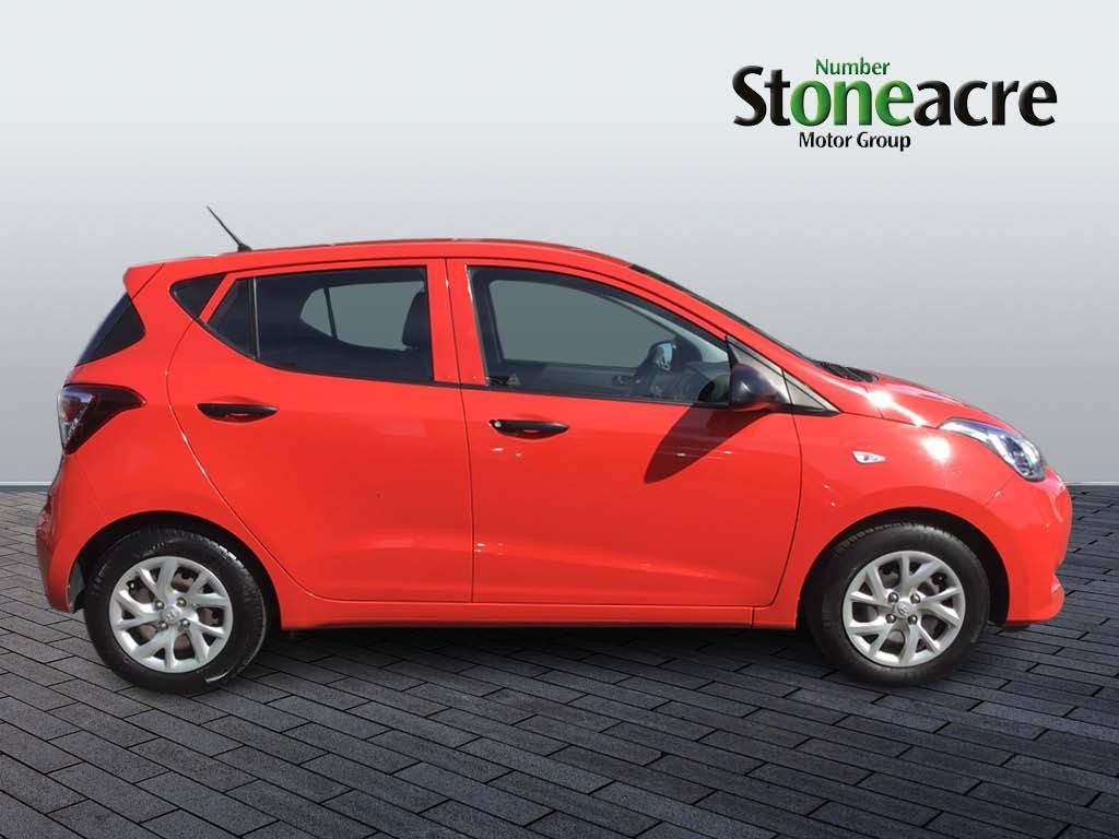 Hyundai i10 Image 2