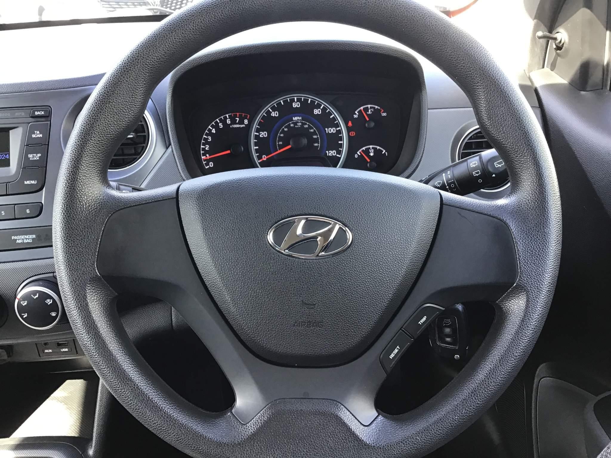 Hyundai i10 Image 15